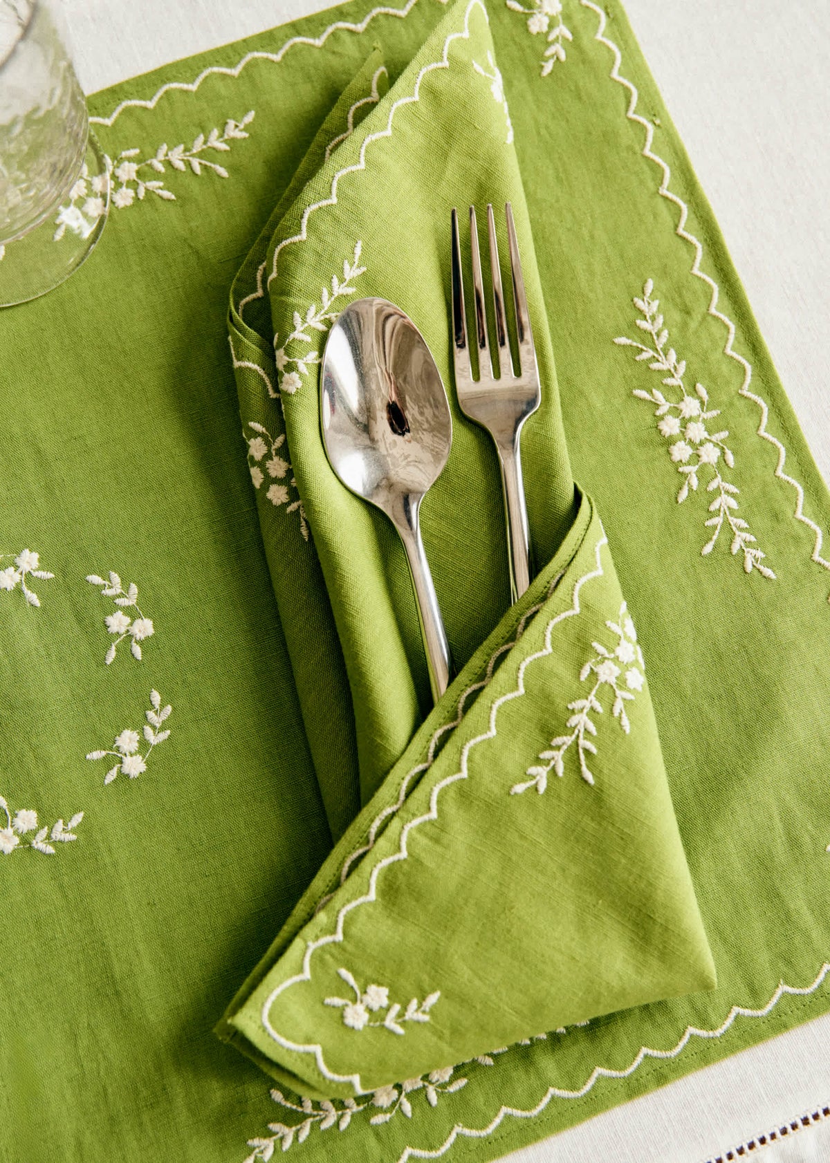 Sets de table - Brodés Primavera - Vert Olive et Ecru