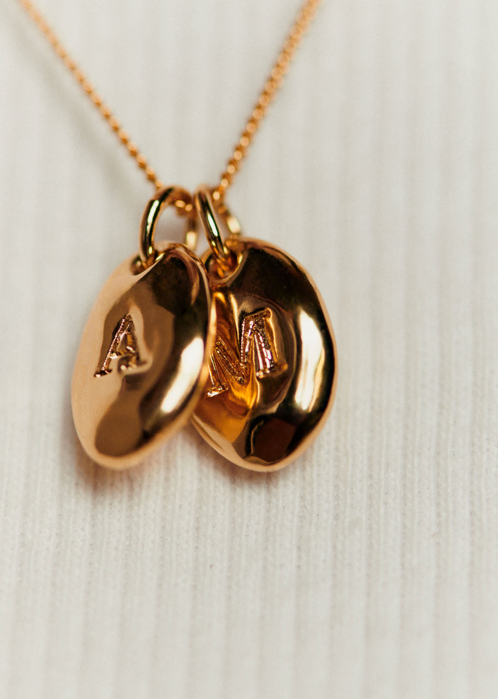 Pendentif Léa - M doré