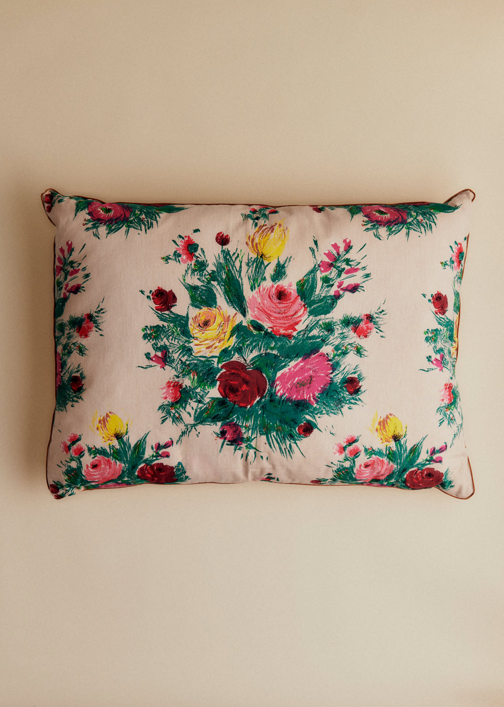 Coussin vintage velours beige - Très grand modèle - Imprimé Bouquet Fleurs de Jardin