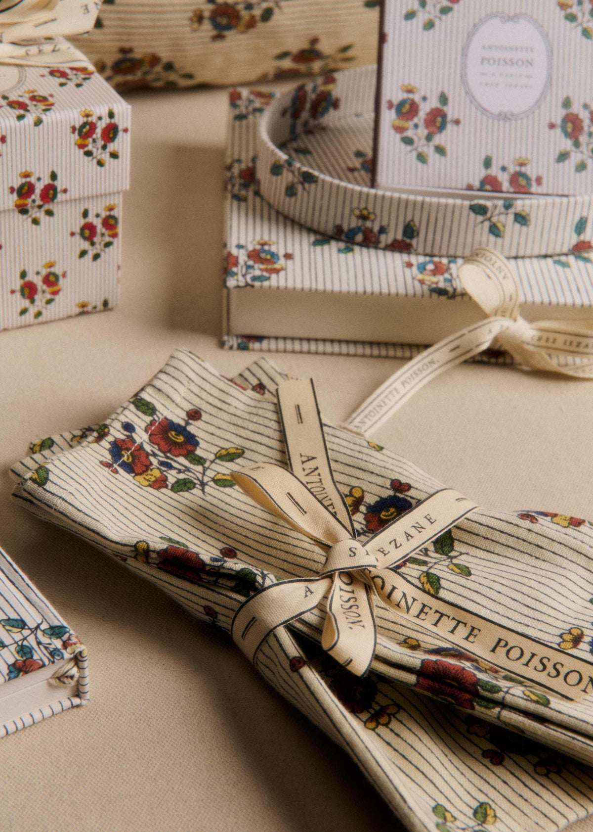 Set de 2 serviettes - Sézane x Antoinette Poisson - Imprimé Boutonnières