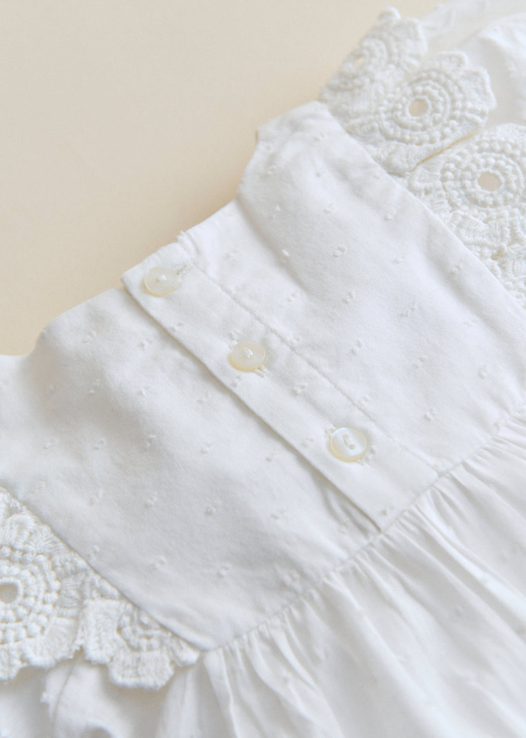 Blouse Joanna - Broderie Contrastée Tricolore Fond Ecru