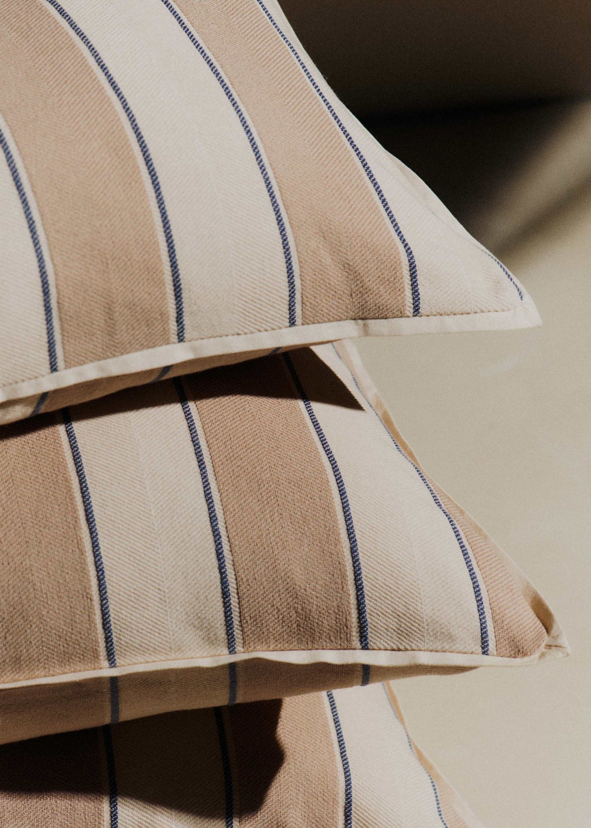 Coussin Tissé Rayures - Grand modèle - Beige et Bleu