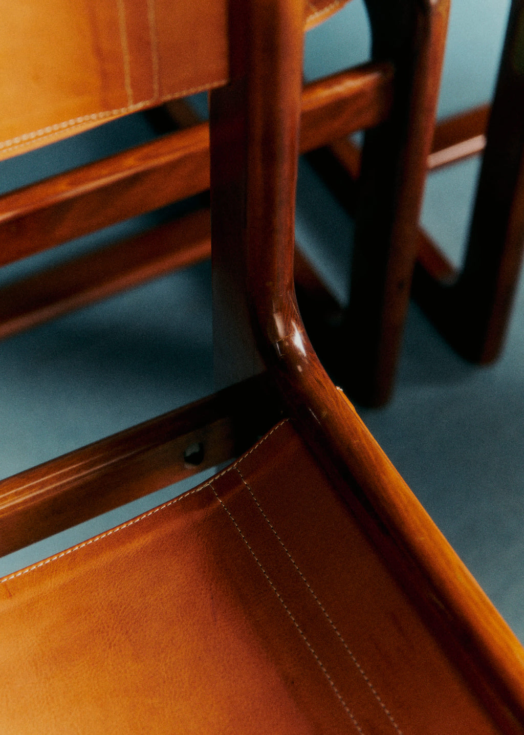 Lot de 4 chaises Gigi Radice années 60 - Cuir et Bois de Rose