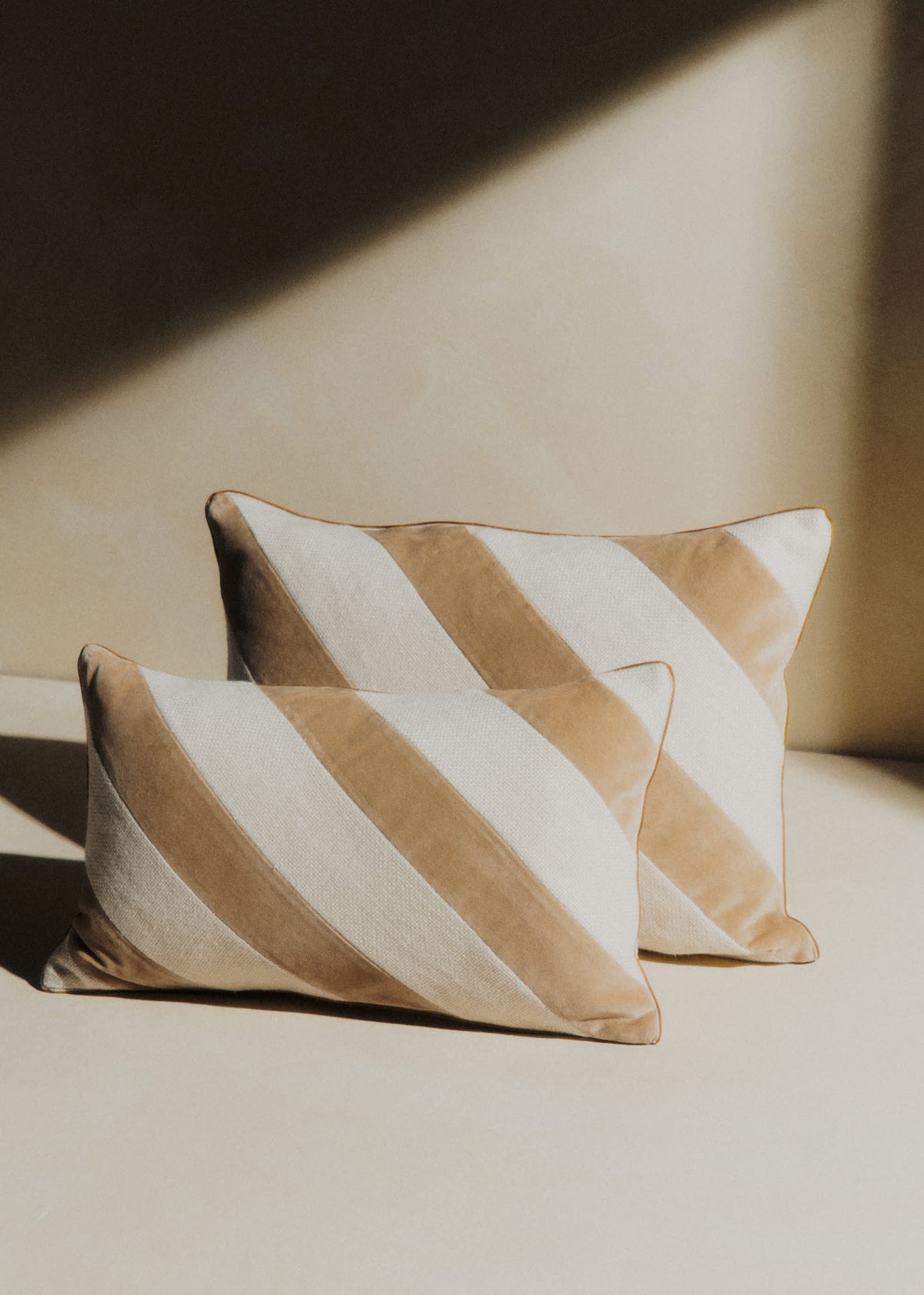 Coussin Toile Lin et Velours - Grand modèle - Beige