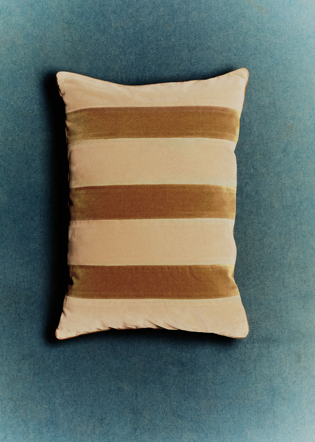 Coussin Rayures Velours - Grand modèle - Beige et Caramel