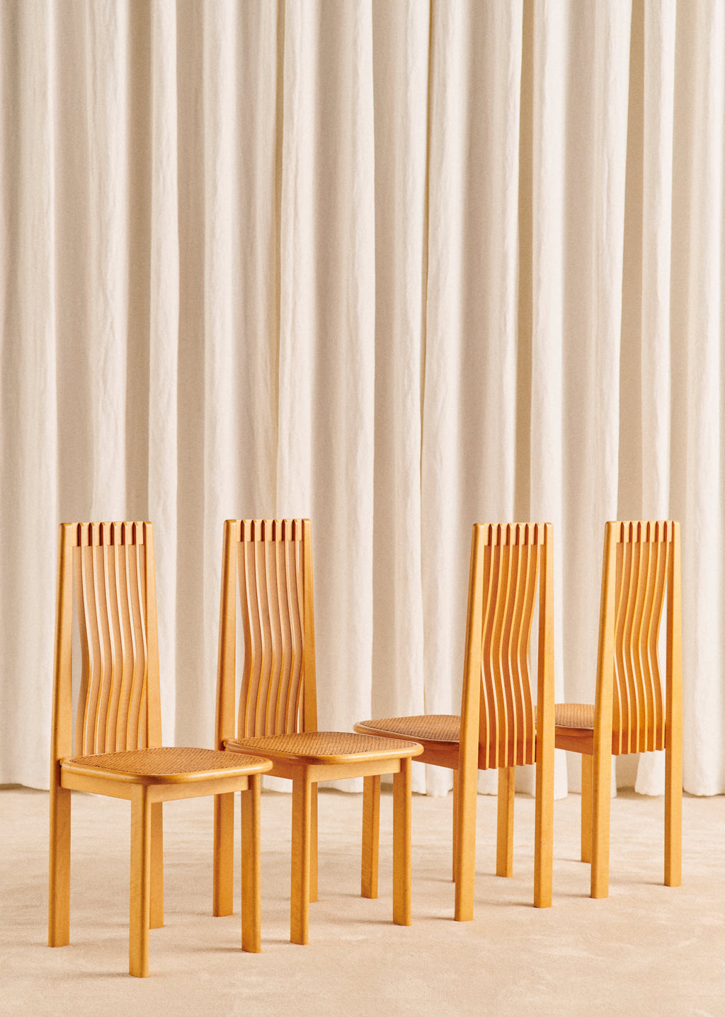 Lot de 4 chaises italiennes années 70 - Cannage