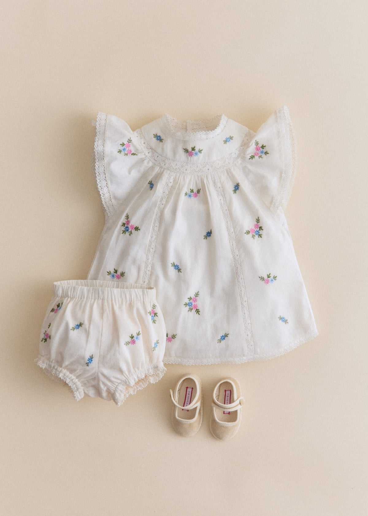 Robe Dorrie - Broderie Placée Fleurs Multico Fond Crème