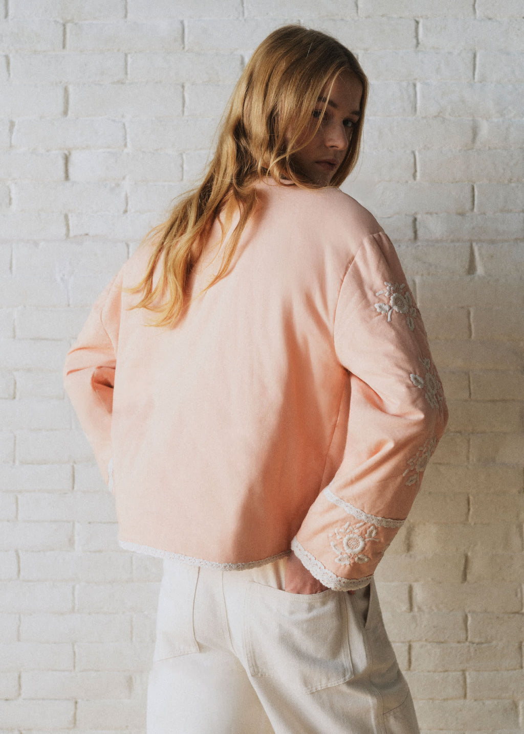 Veste Dakota - Sézane x SEA NY - Broderie Contrastée Écru Fond Rose Pastel