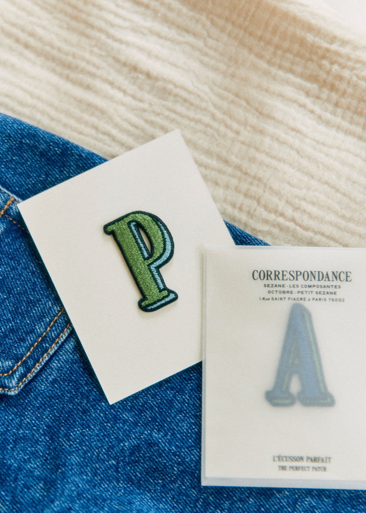 Ecusson vert / bleu - Lettre A - Bleu
