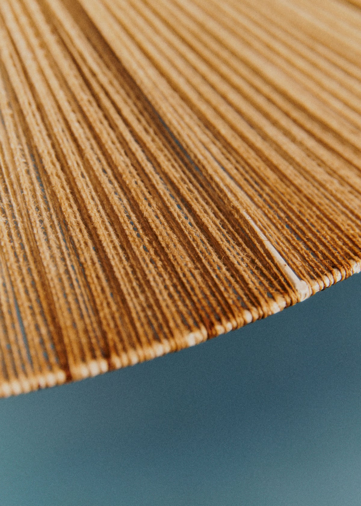 Suspension scandinave en teck et corde années 60 - Teck et corde