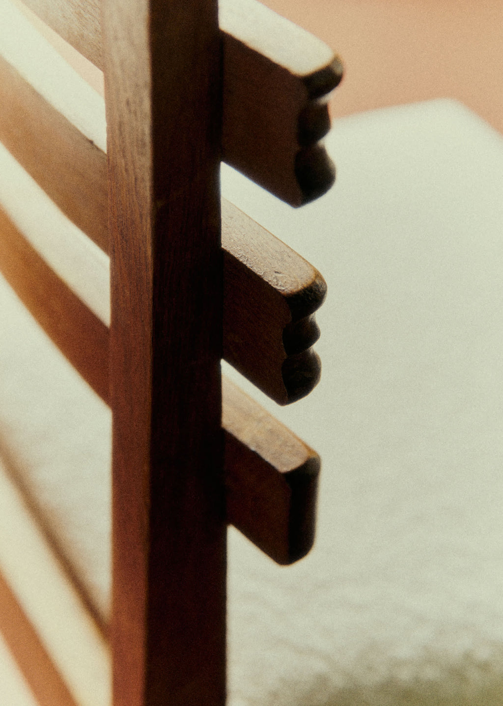 Lot de 6 chaises en chêne années 40 - Chêne teinté