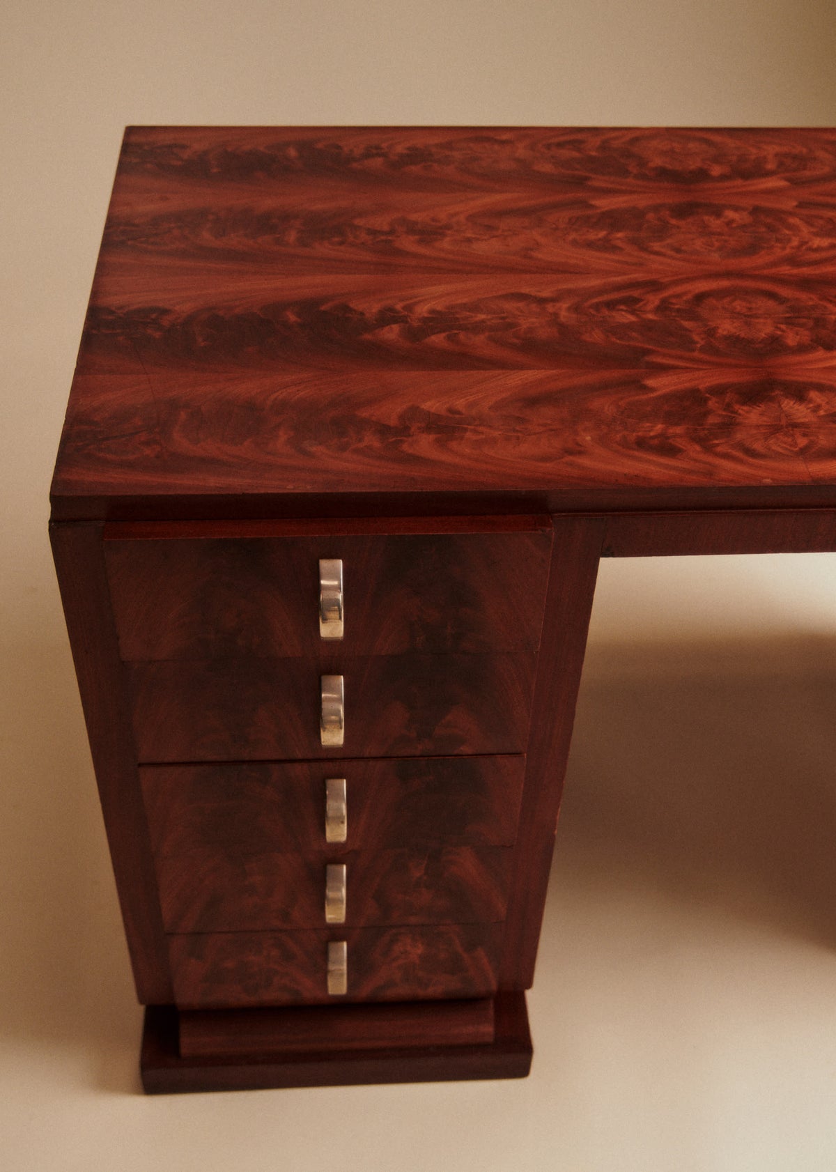 Bureau vintage en placage de ronce d'acajou - Placage de ronce d'acajou