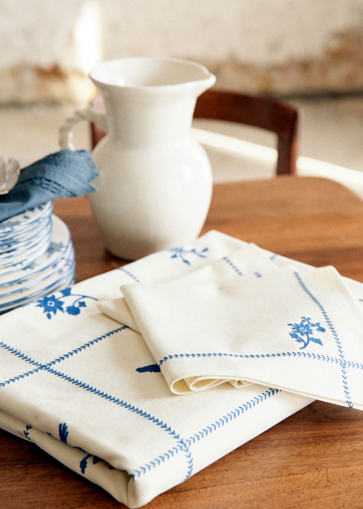 Set de 2 serviettes brodées - Broderie Bleu Fond Ecru