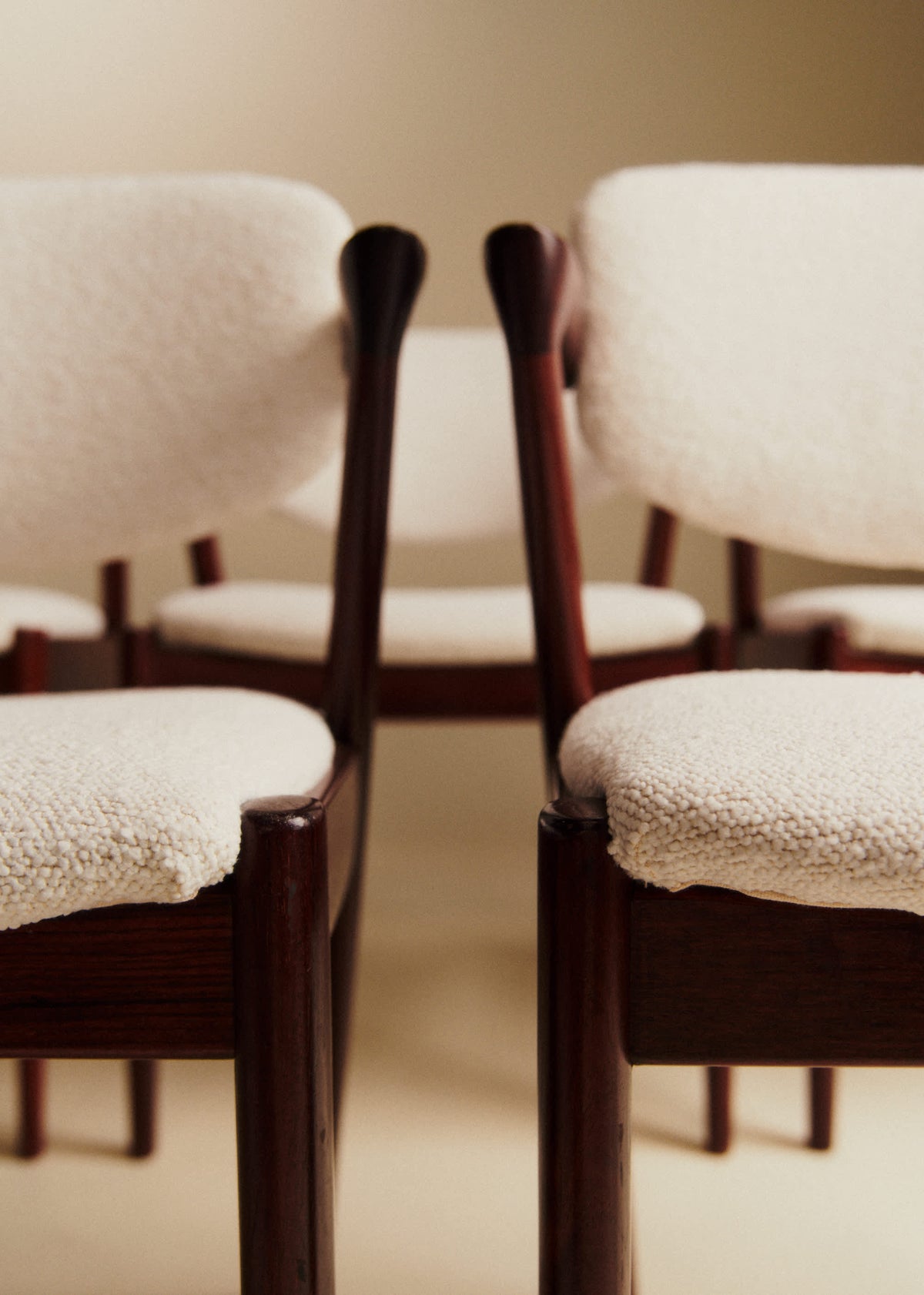Lot de 5 chaises vintage dans le goût de Kai Kristiansen - Bois