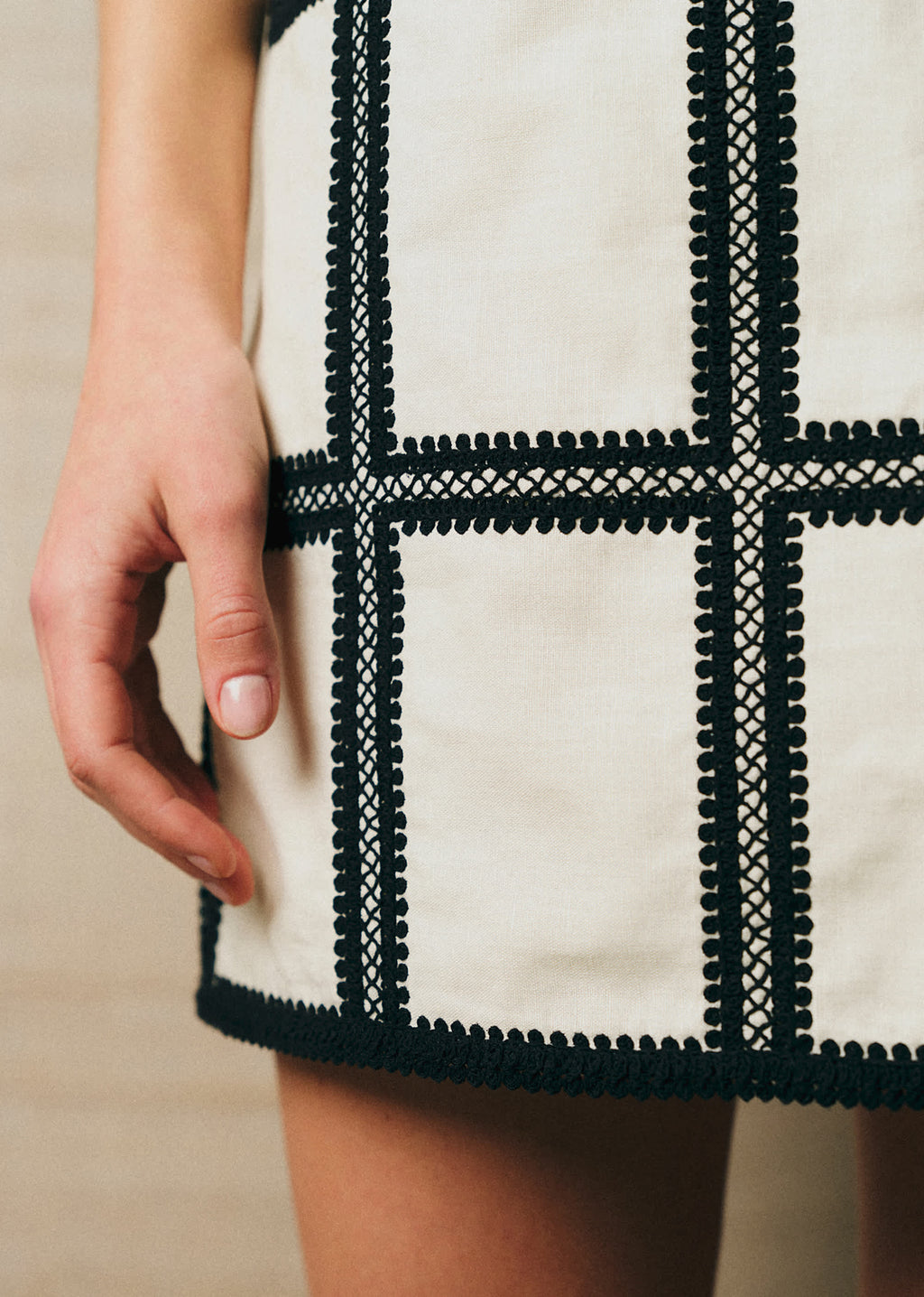 Robe Marye - Crochet Noir Fond Écru