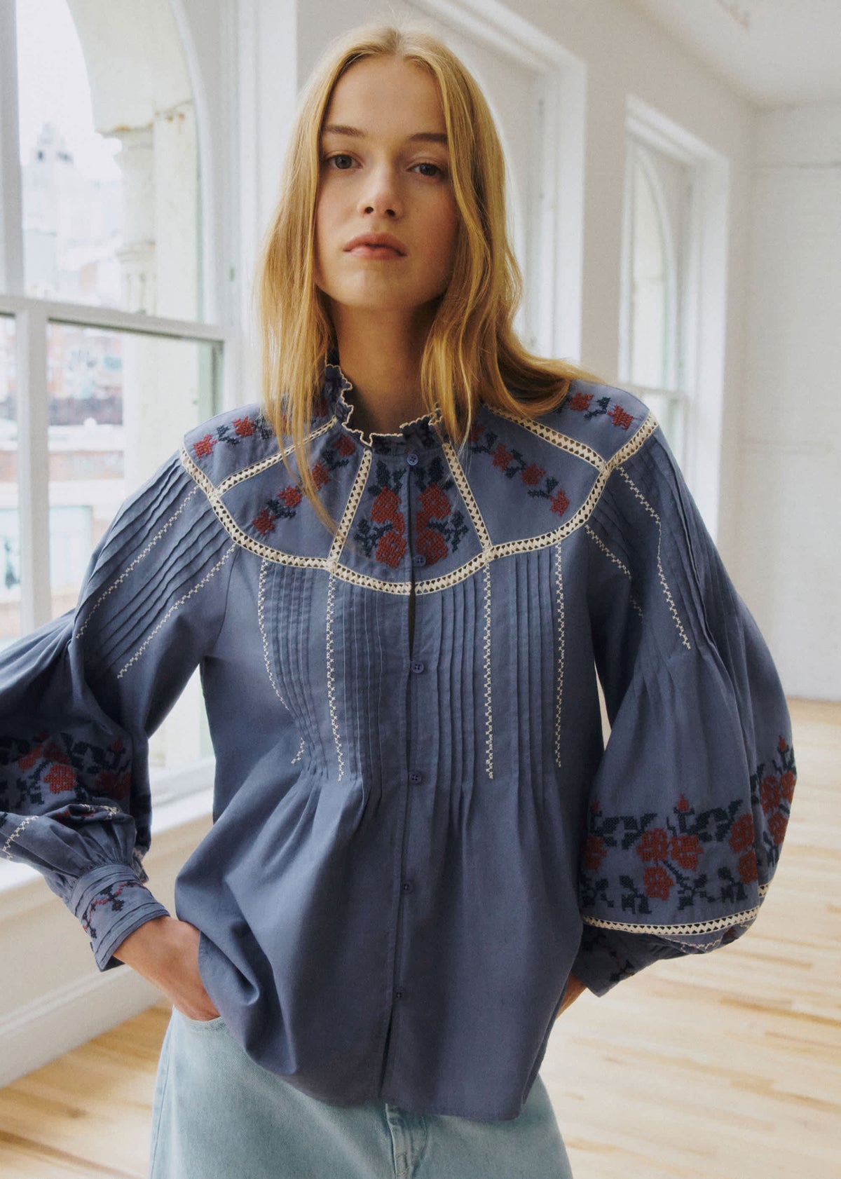 Blouse Eugenia - Sézane x SEA NY - Broderie Contrastée Brique Fond Marine