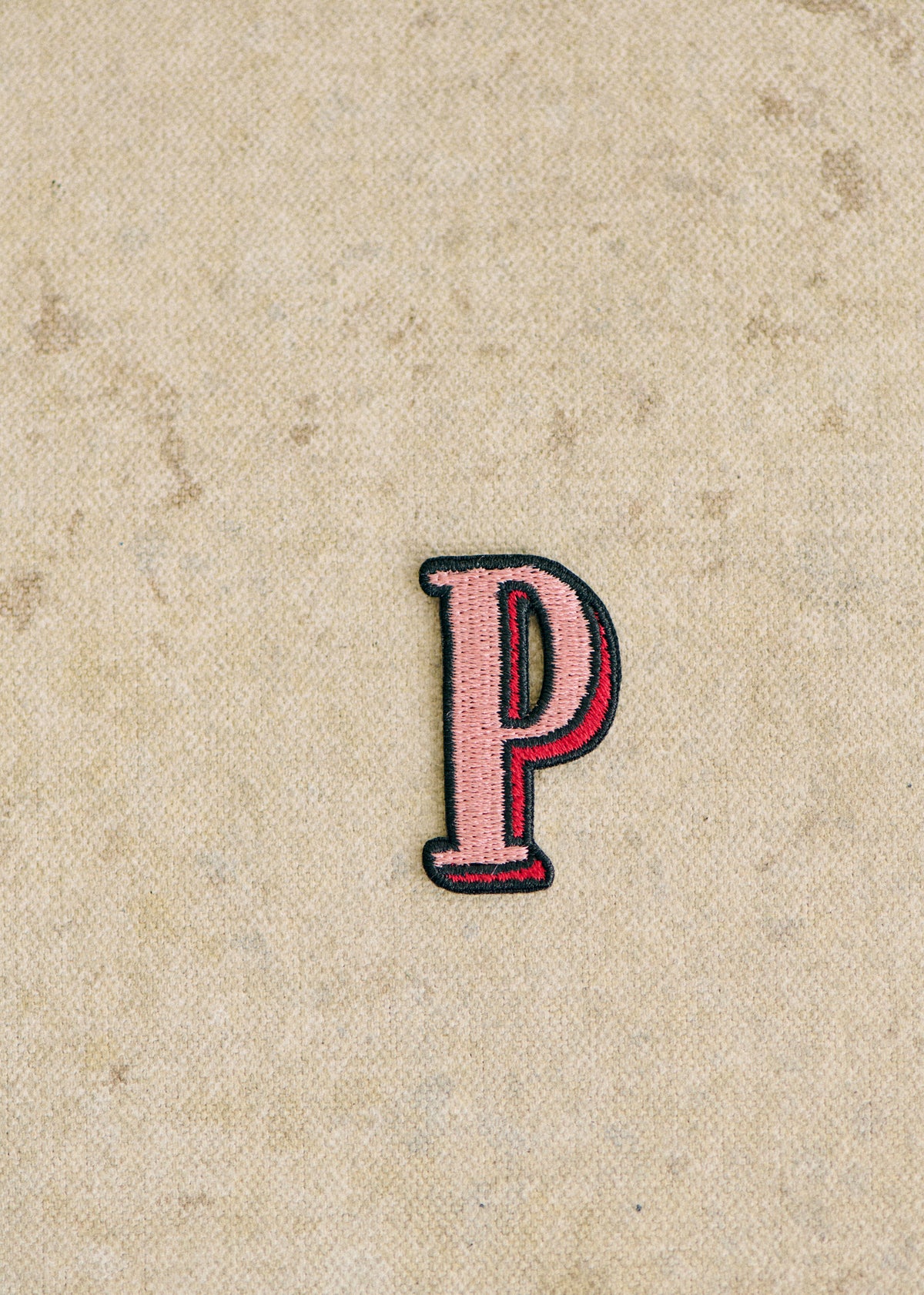 Ecusson Rose - Lettre P - Rose