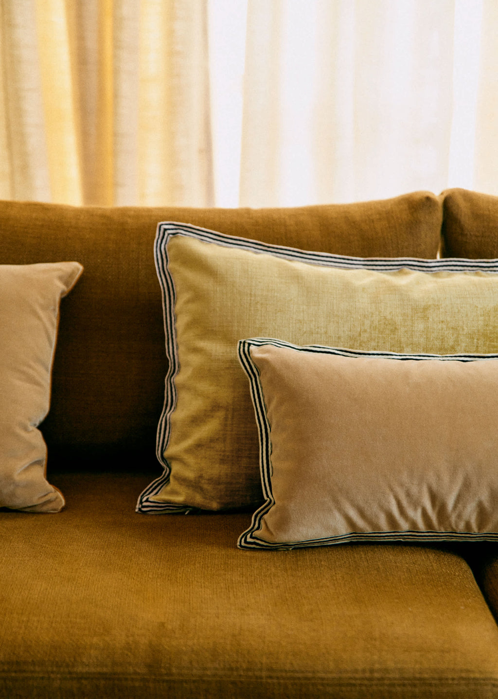 Coussin Velours Texturé - Grand modèle - Miel
