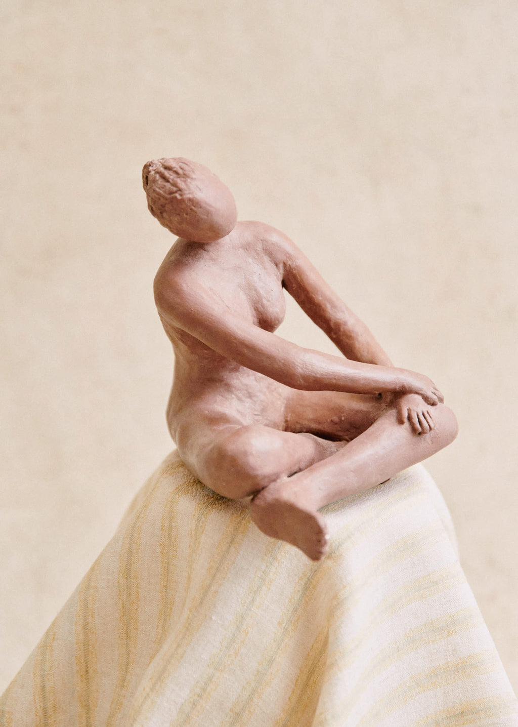 Sculpture Guénolée Courcoux - La Femme grand modèle - Terracotta