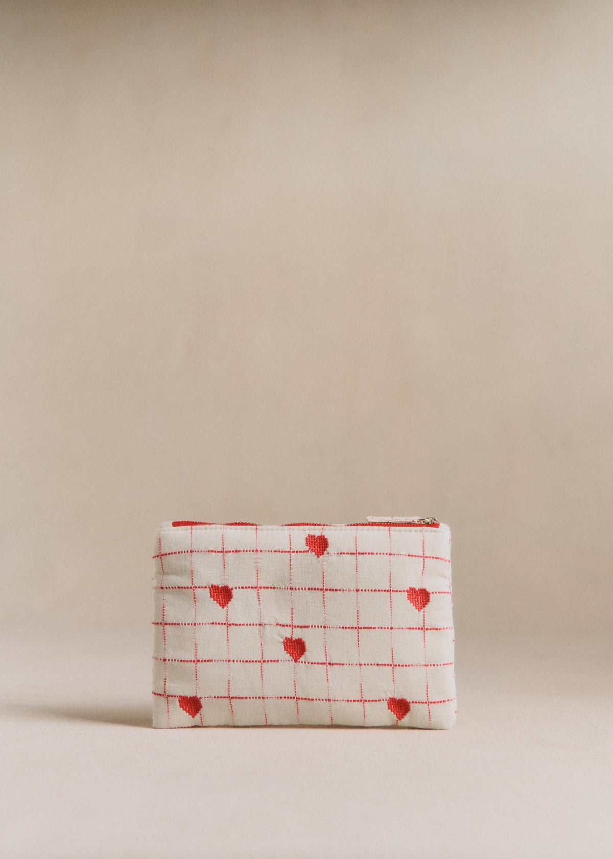 Pochette plate - Broderie Coeurs Rouges