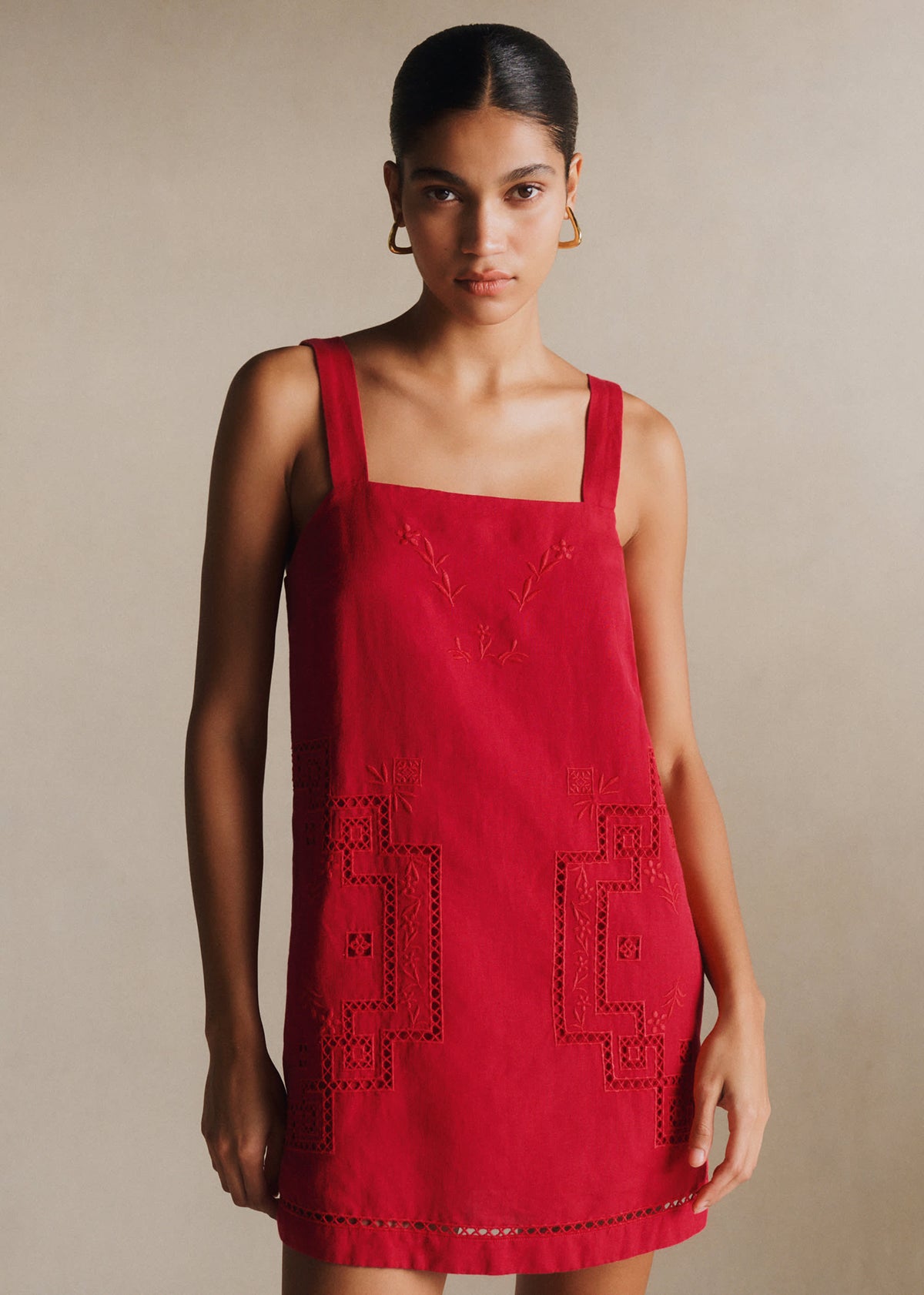 Robe Victoire - Broderie Placée Rouge