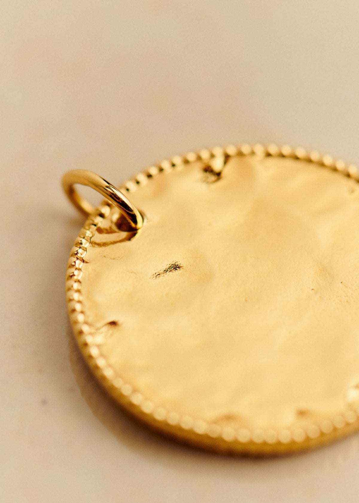 Charms Irma - Médaille dorée