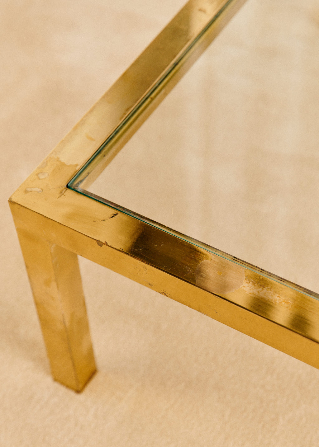 Table basse structure laiton et plateau en verre vintage - Laiton