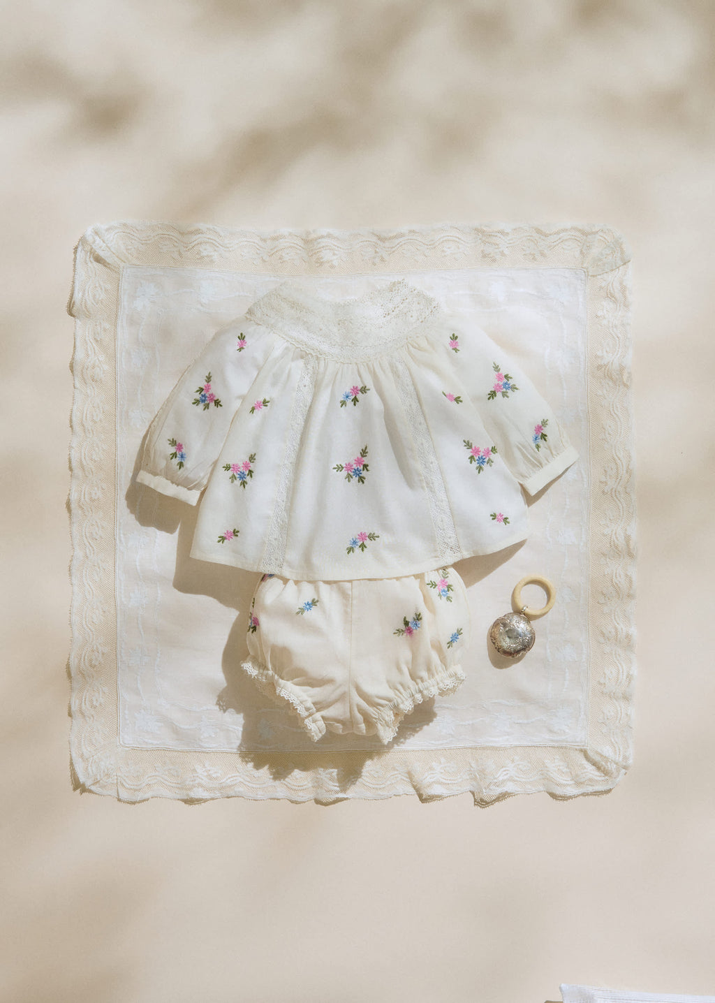 Blouse Dorrita - Broderie Placée Fleurs Multico Fond Crème
