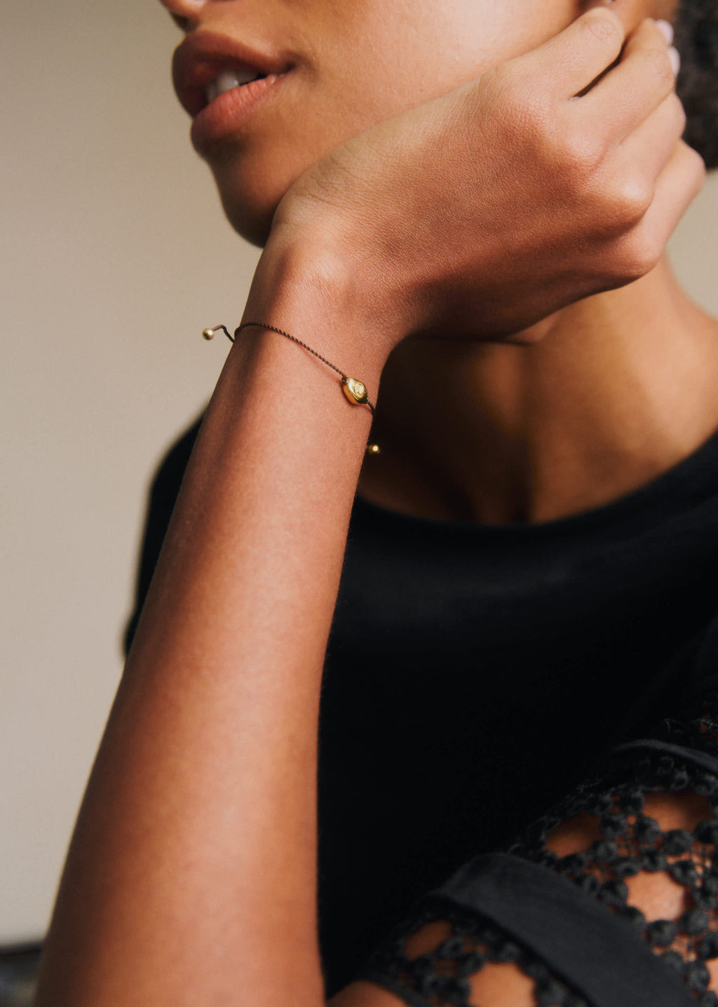 Bracelet Cléo - Chocolat - Lettre C