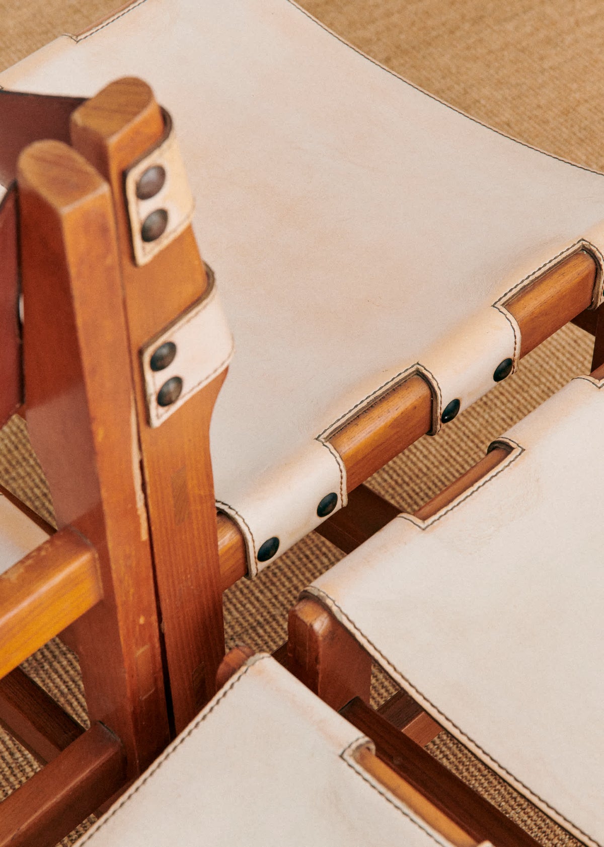 Lot de 6 chaises Maison Regain années 1960 - Orme et Cuir