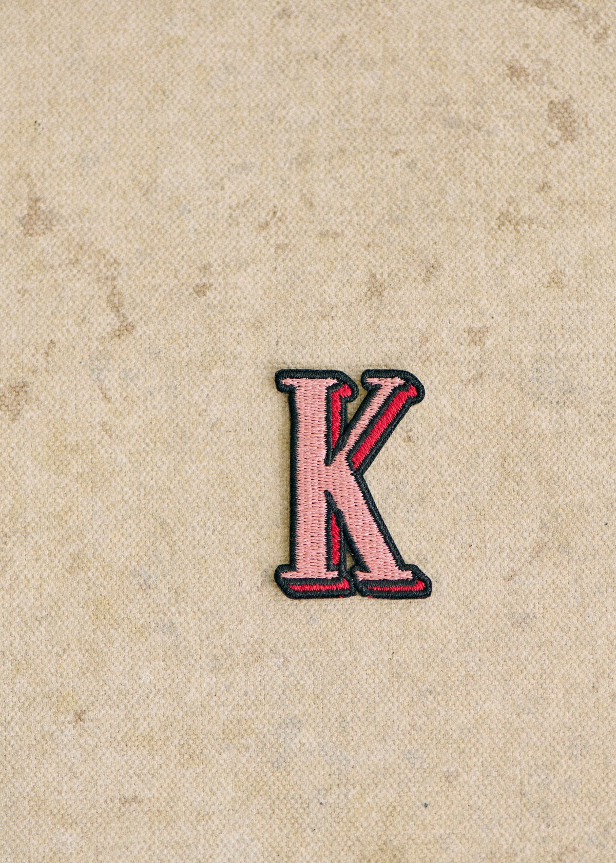 Ecusson Rose - Lettre K - Rose