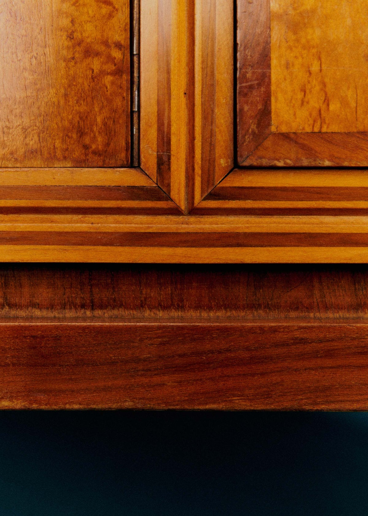 Enfilade vintage en loupe d'orme et palissandre - Loupe d'orme et palissandre