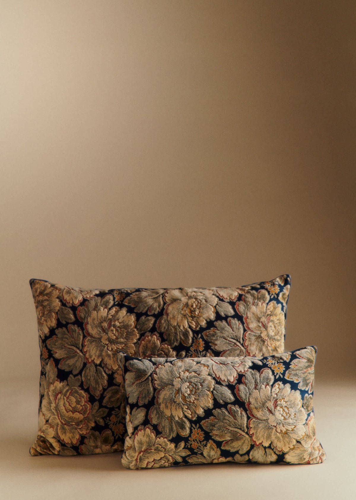 Coussin vintage velours bleu marine - Très grand modèle - Jacquard bouquet de minuit