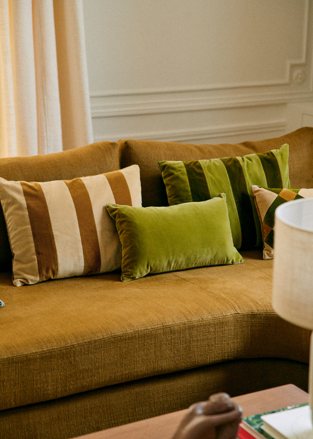 Coussin Rayures Velours - Grand modèle - Beige et Caramel