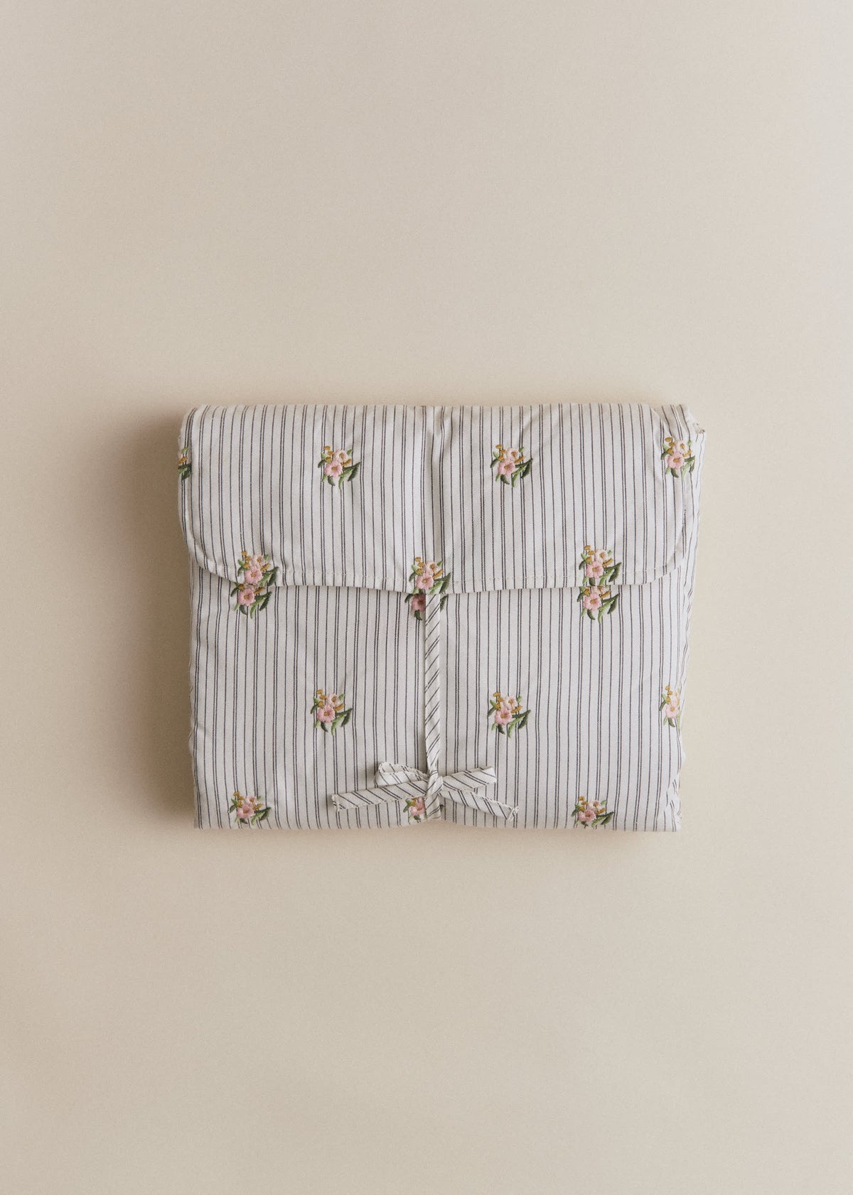 Matelas à langer nomade - Rayures Broderie Fleurs