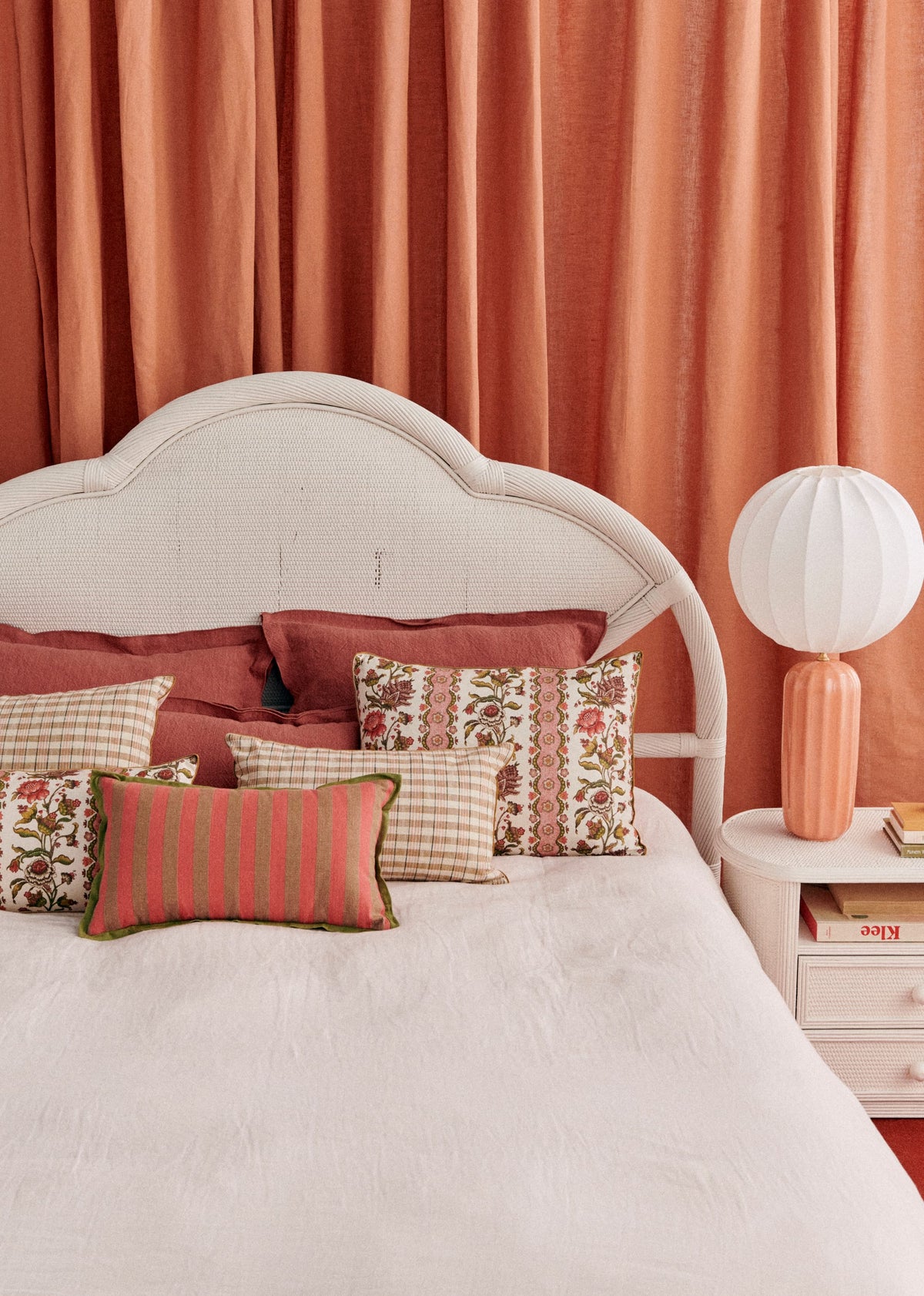 Ensemble de chambre vintage : tête de lit et paire de chevets - Rotin