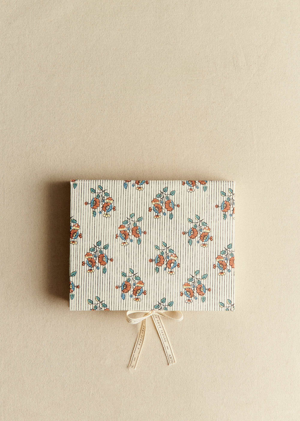 Boite de correspondance - Sézane x Antoinette Poisson - Imprimé Boutonnières