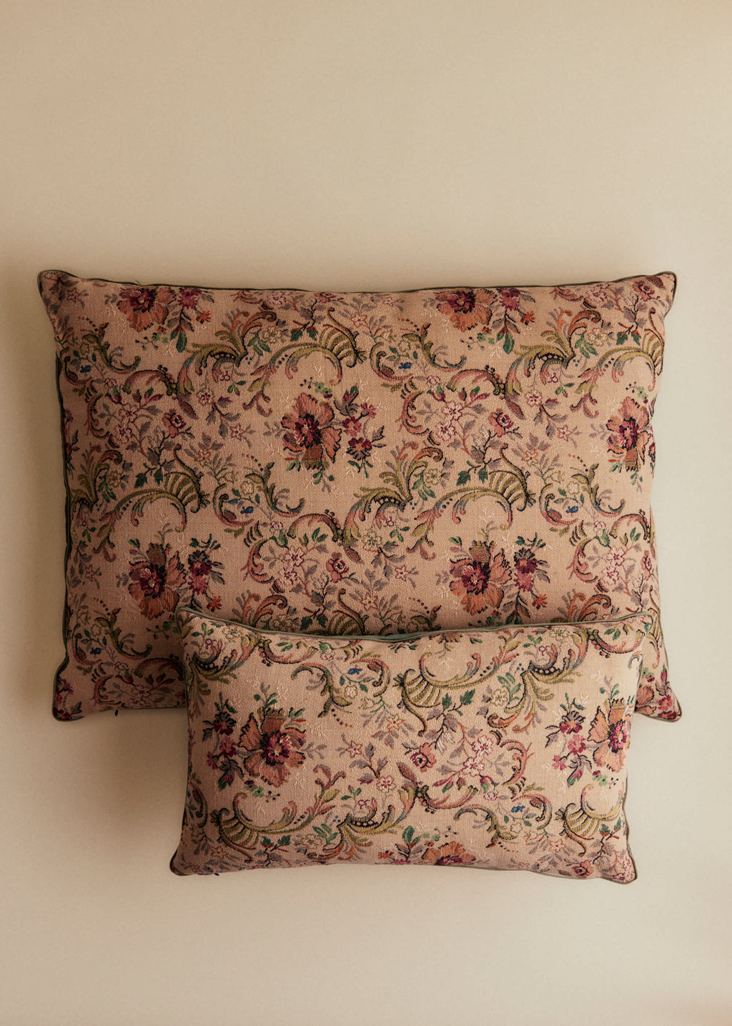 Coussin vintage velours céladon foncé - Très grand modèle - Imprimé Tapisserie Ancienne