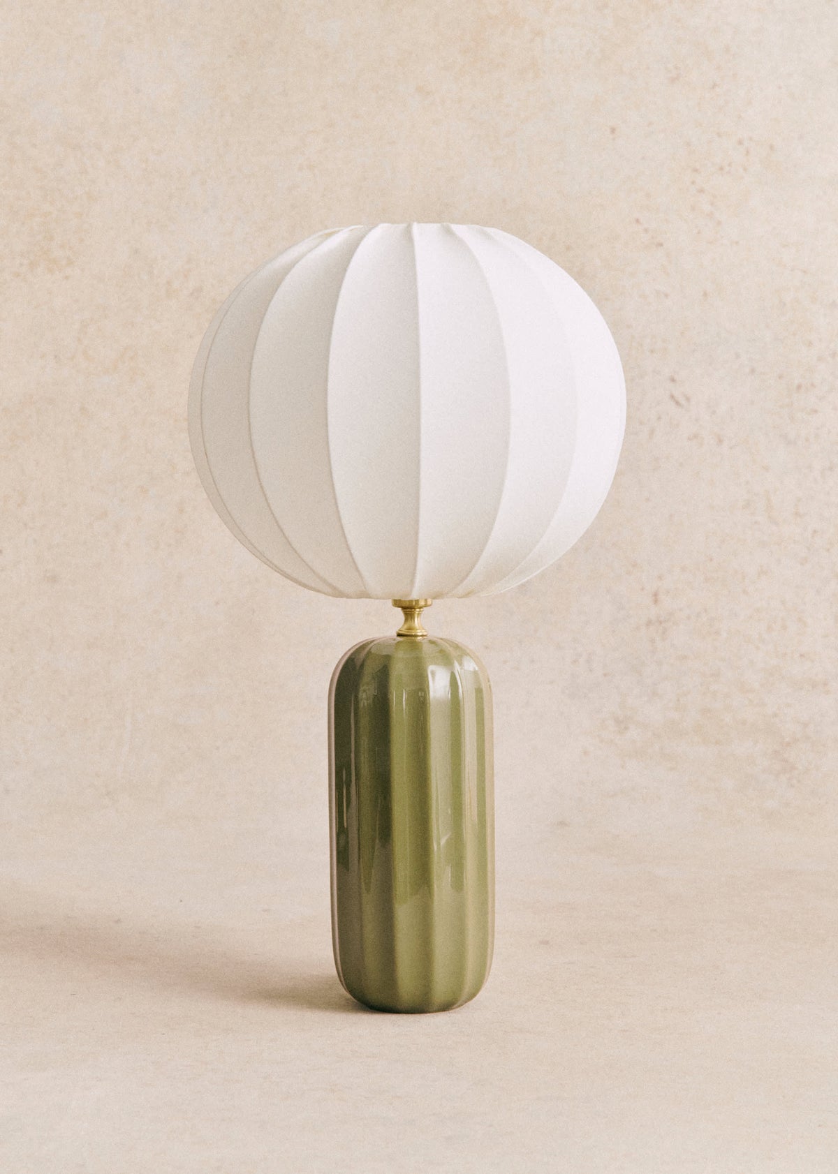 Lampe Traviata - Vert sauge - Abat-jour Sonate - Écru