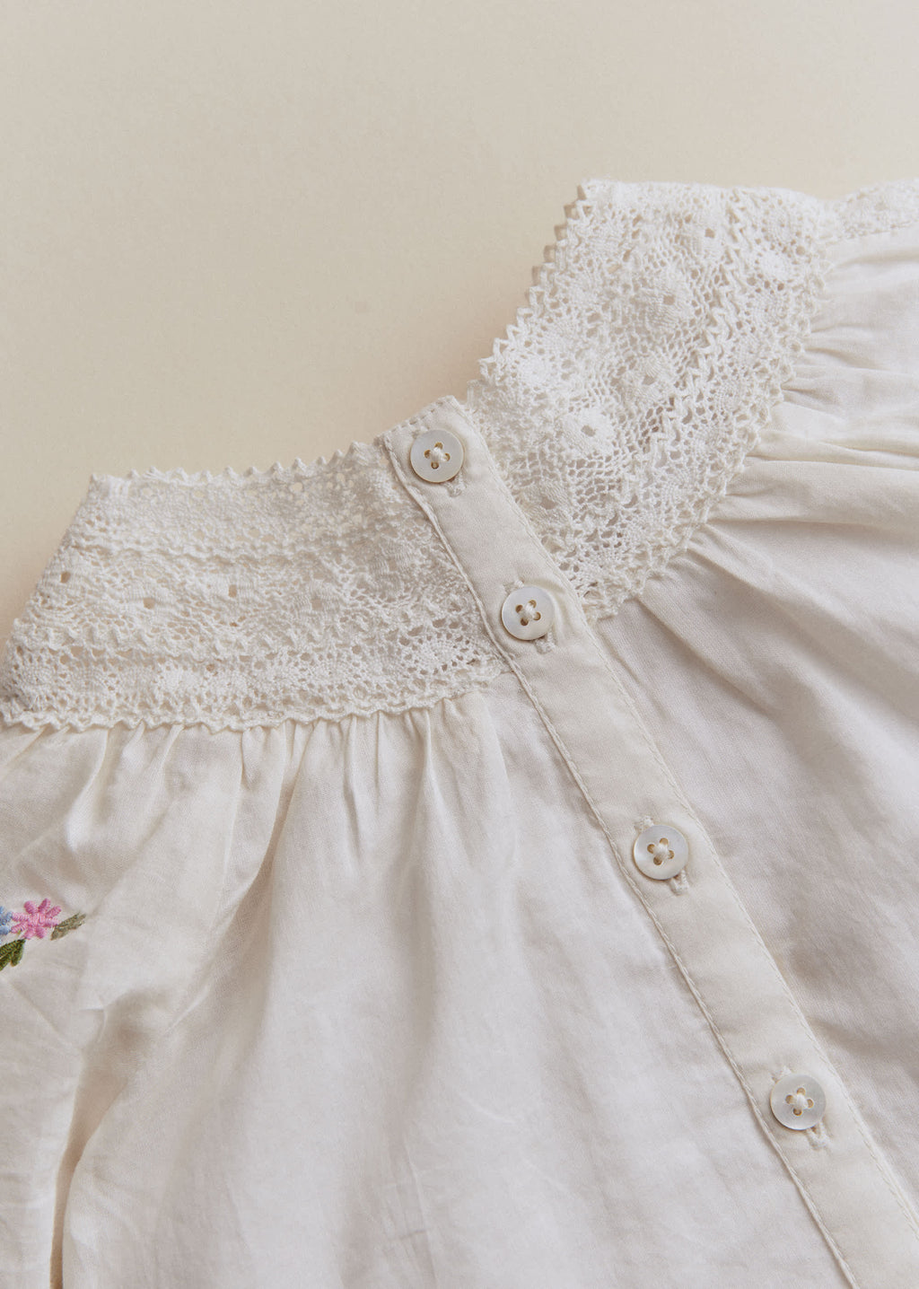 Blouse Dorrita - Broderie Placée Fleurs Multico Fond Crème