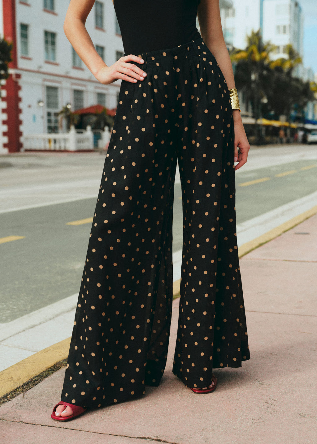 Pantalon TERRENCE - Imprimé Pois Beige Fond Noir