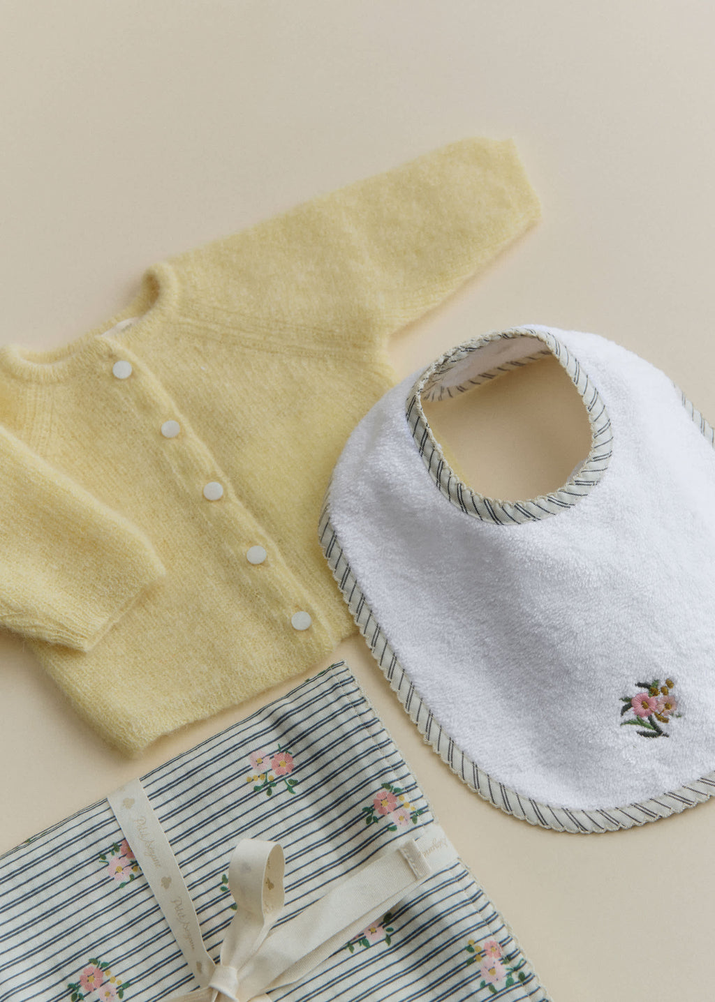 Bavoir Naissance - Rayures Broderie Fleurs