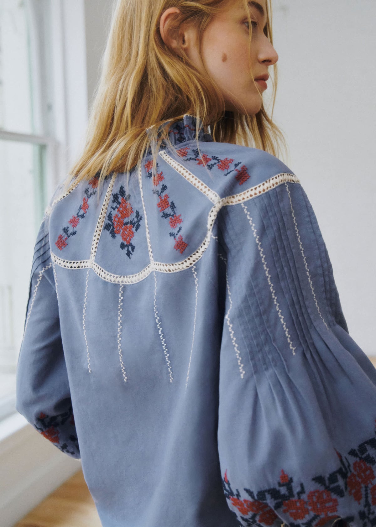 Blouse Eugenia - Sézane x SEA NY - Broderie Contrastée Brique Fond Marine