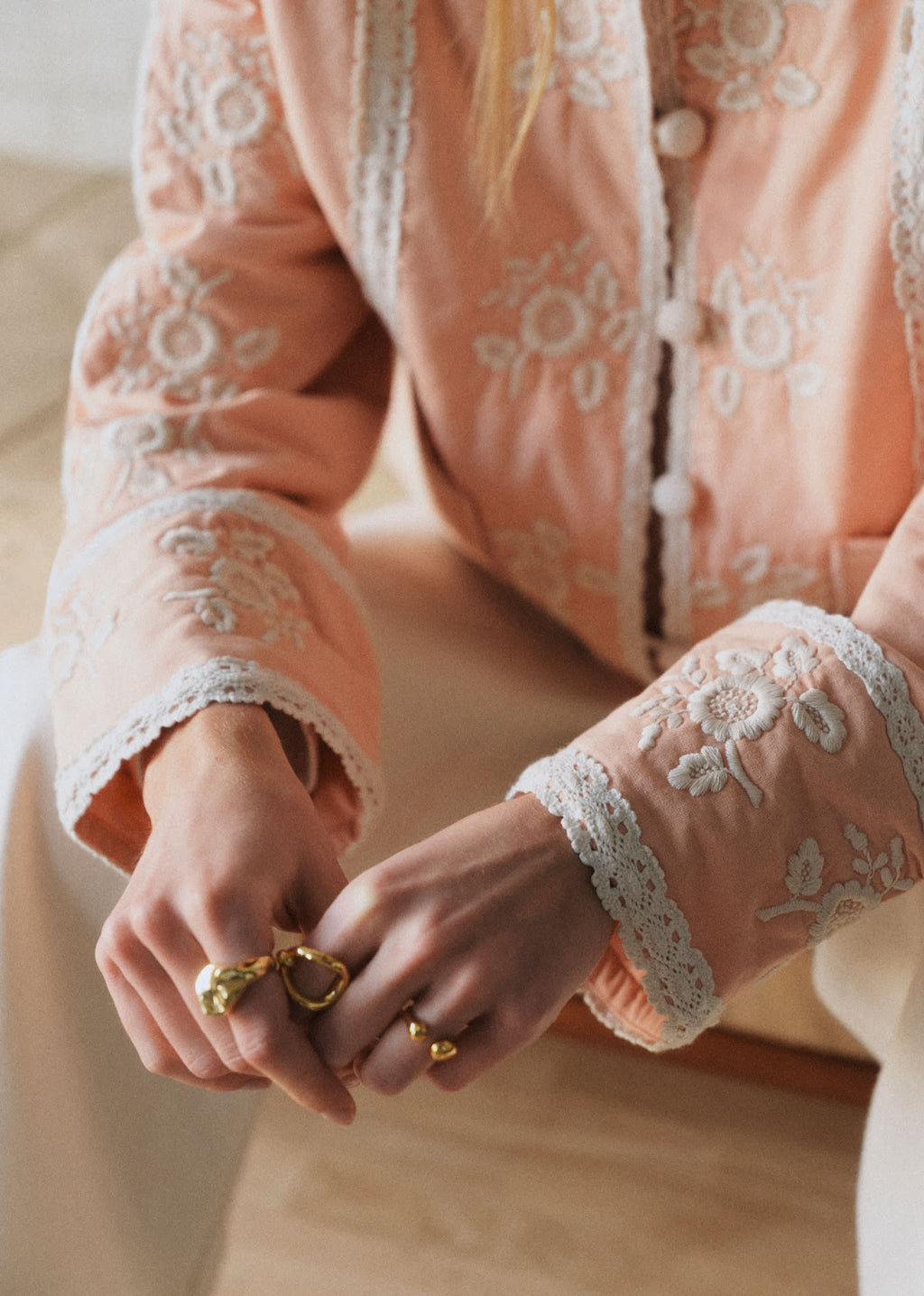 Veste Dakota - Sézane x SEA NY - Broderie Contrastée Écru Fond Rose Pastel