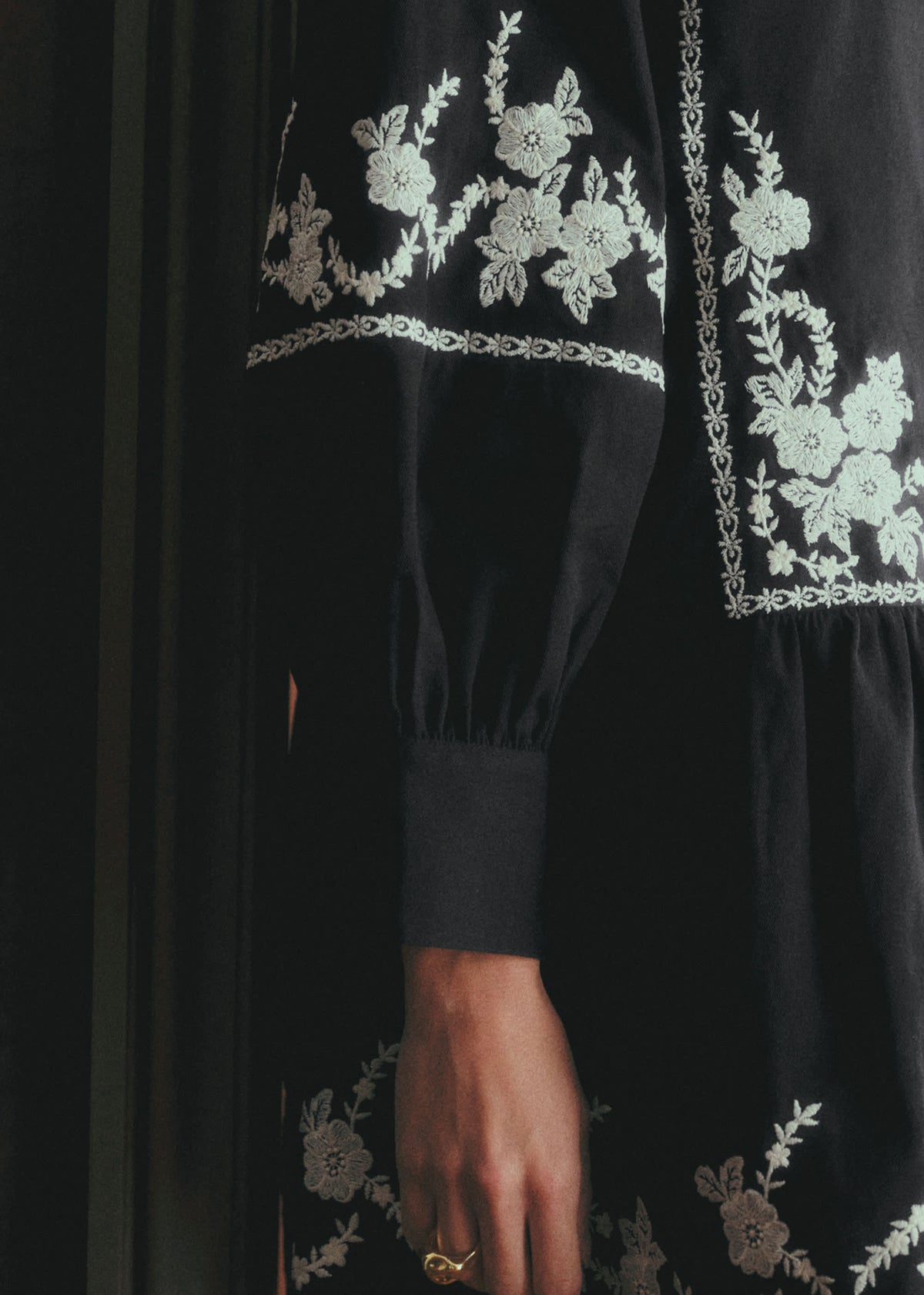 Robe Clarice - Broderie Crème Fond Noir
