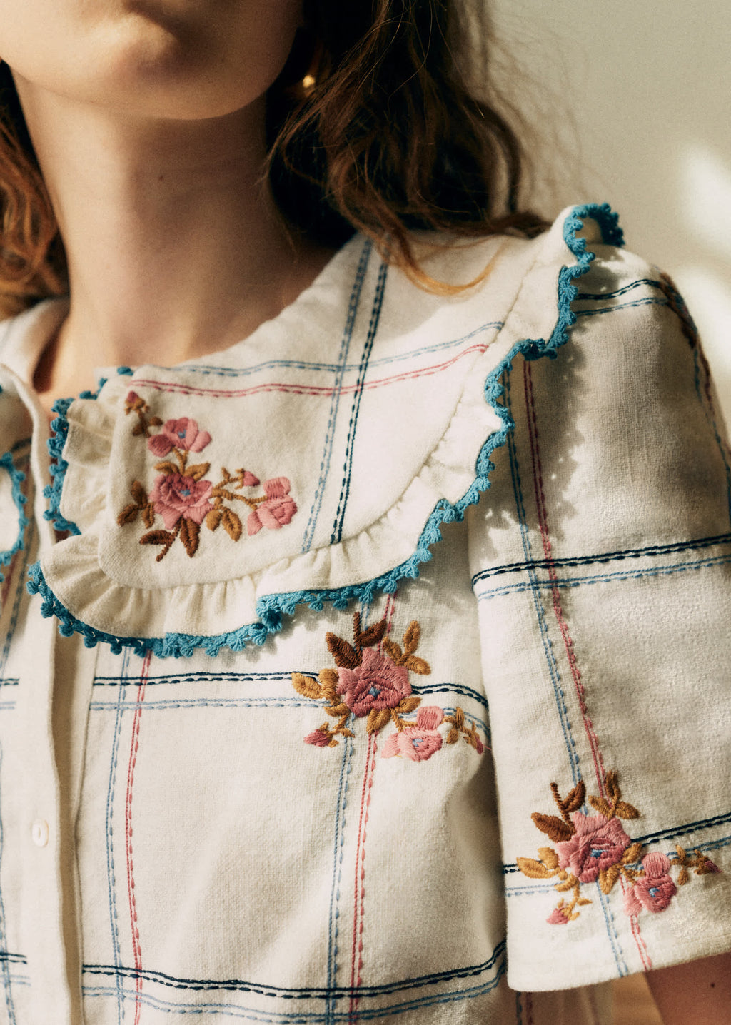 Blouse Liria - Broderie Placée Brun Fond Crème
