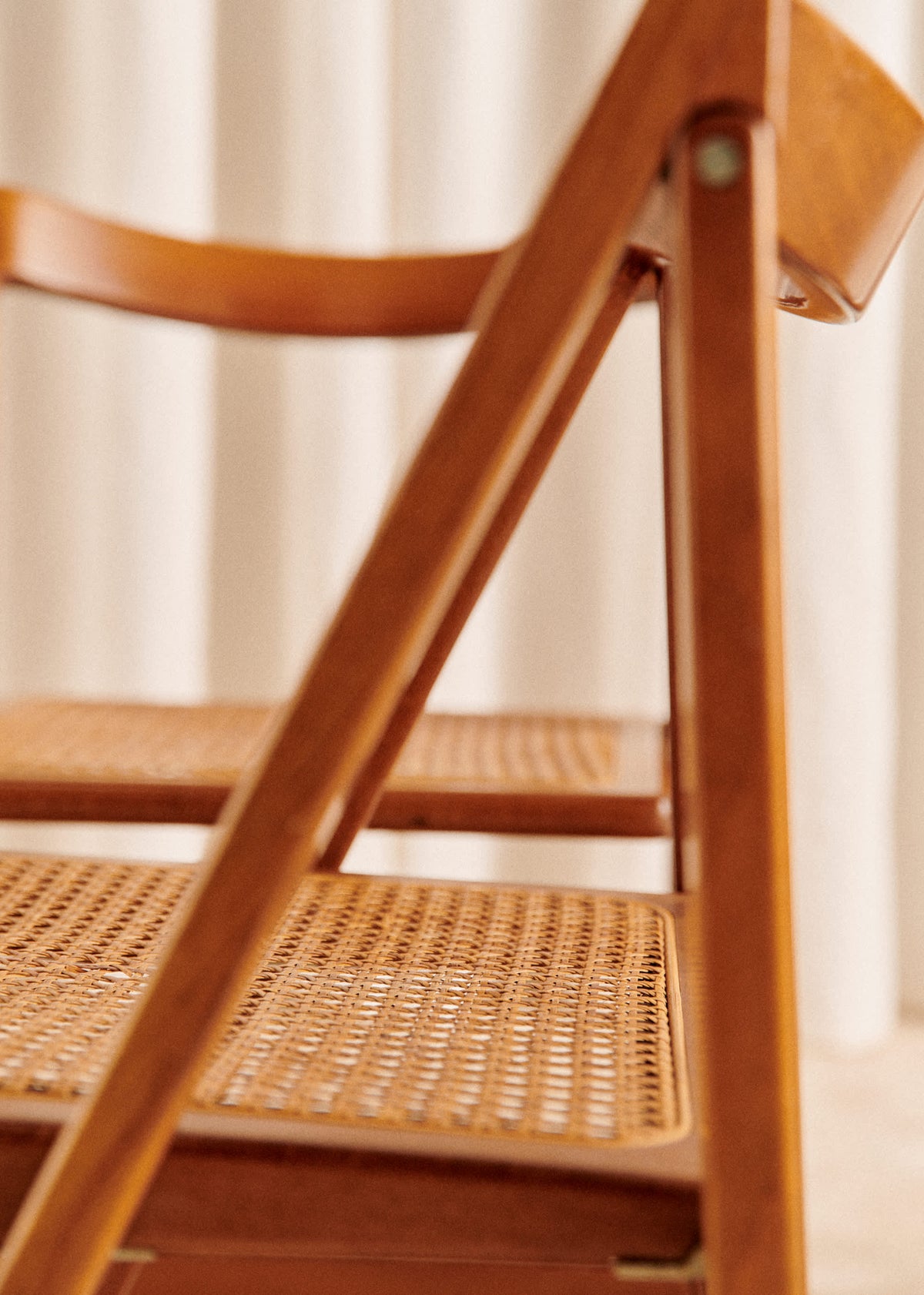 Lot de 6 chaises pliantes par Aldo Jacobert années 60 - Cannage